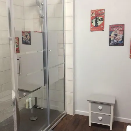 Le Studio Du Garage * שומון